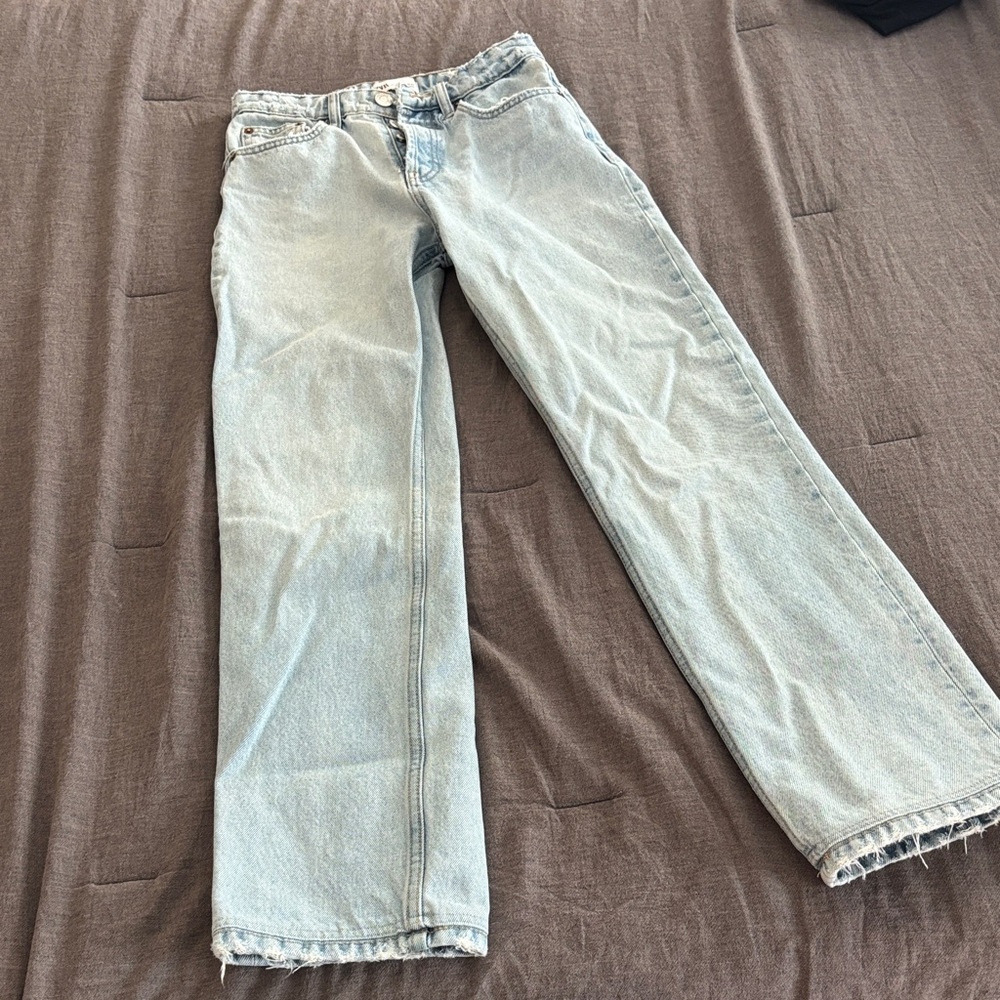 Zara Light Blue Distressed Women’s Straight-Leg Jeans
